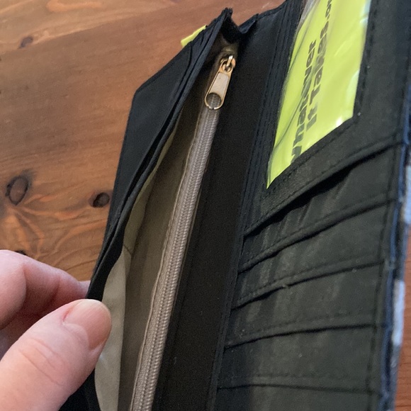 RARE Alexander McQueen Wallet Whateverittakes.org with cert of authenticity - Picture 6 of 12